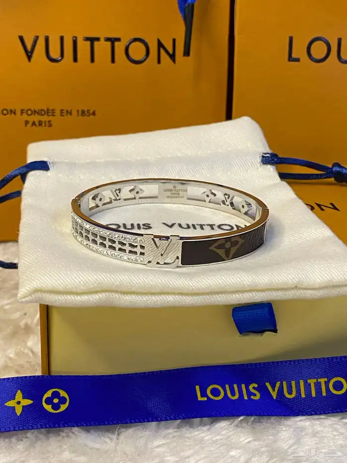 سلاسل واساور لويس فيتون مع الملحقات كواليتي 35