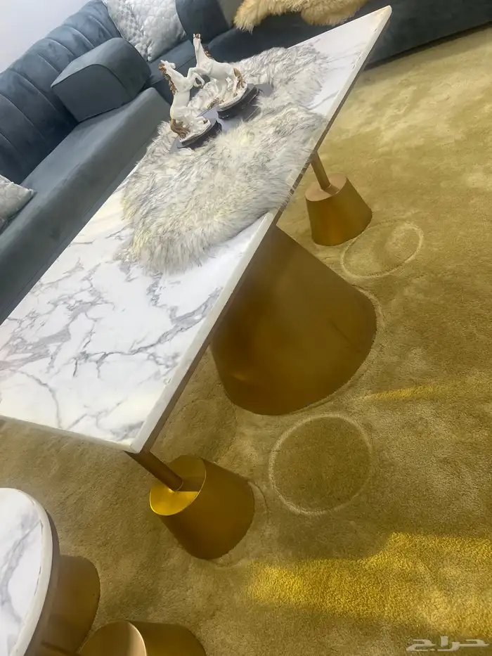 طاوله مع بناتها استخدام نظيف 3