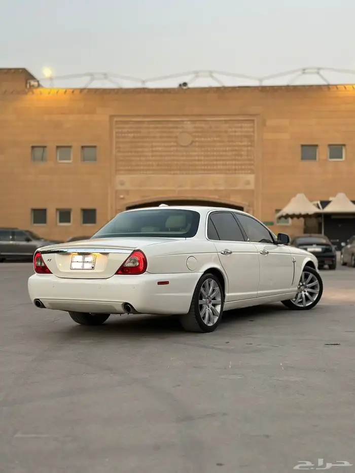 جاكوار XJ6 2008 3