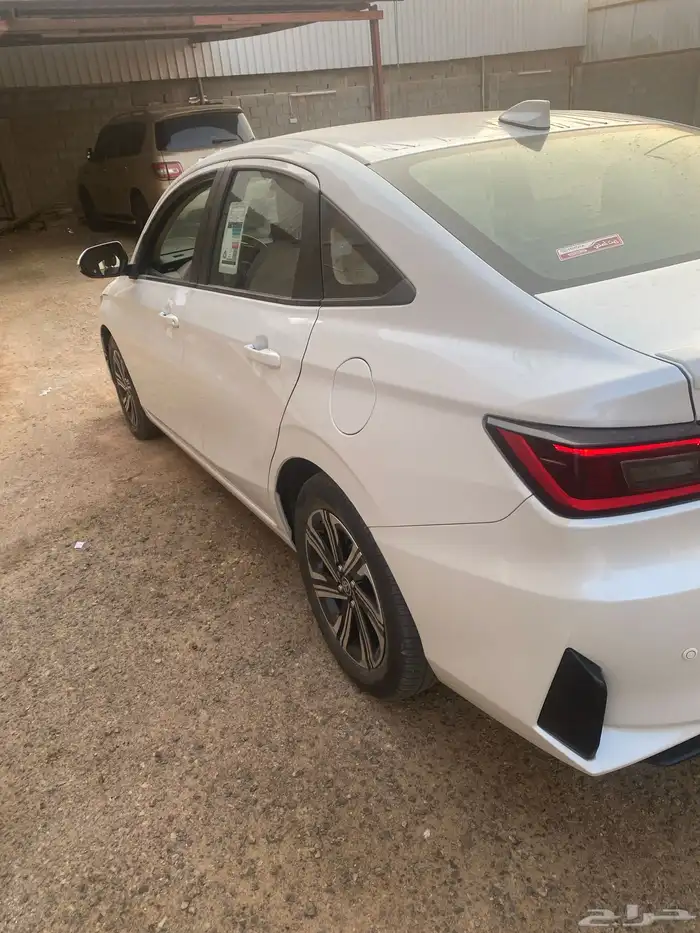 يارس فل كامل مالك اول ماشيه 65 شبه جديده 0
