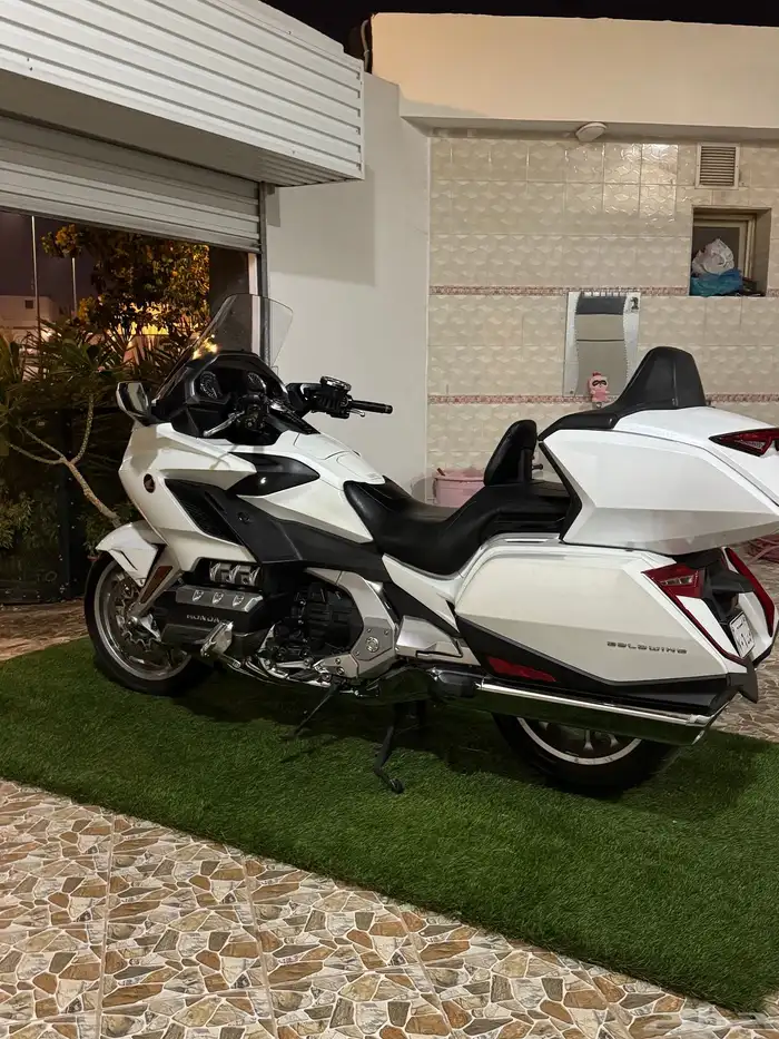 دراجة نارية هوندا قولدوينق 2