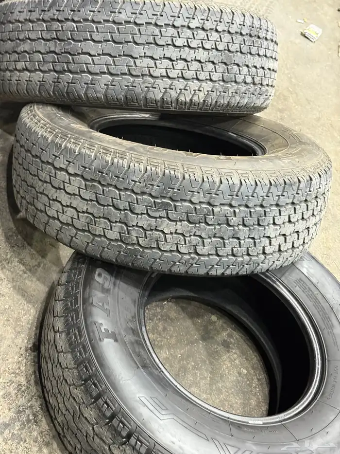 أربع كفرات دعسة برجستون شبه الجديد مقاس 16-70-275 21