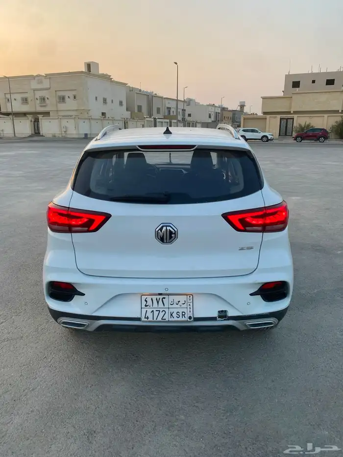 MG ZS5 5