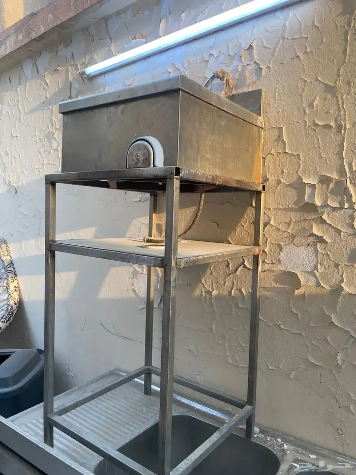 طاولات وأحواض ستيل وشواية شاورما وأفران 12