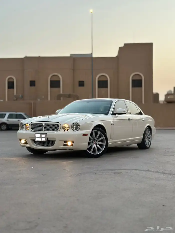 جاكوار XJ6 2008 0