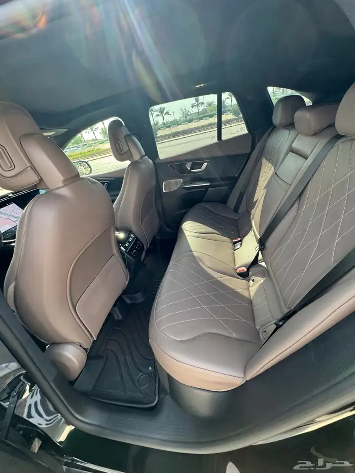 Mercedes EQE 2023 low mileage 11