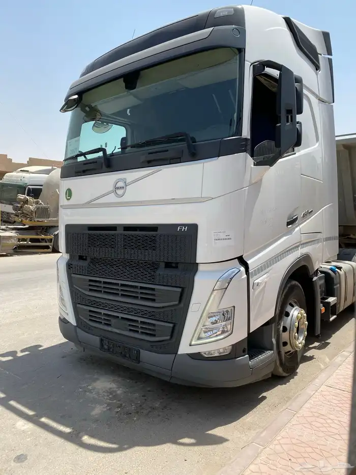 شاحنة فولفو 2021 VOLVO 1