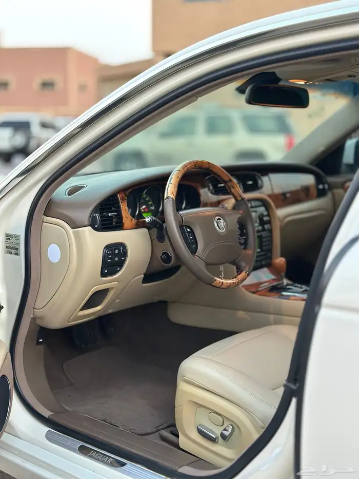 جاكوار XJ6 2008 5