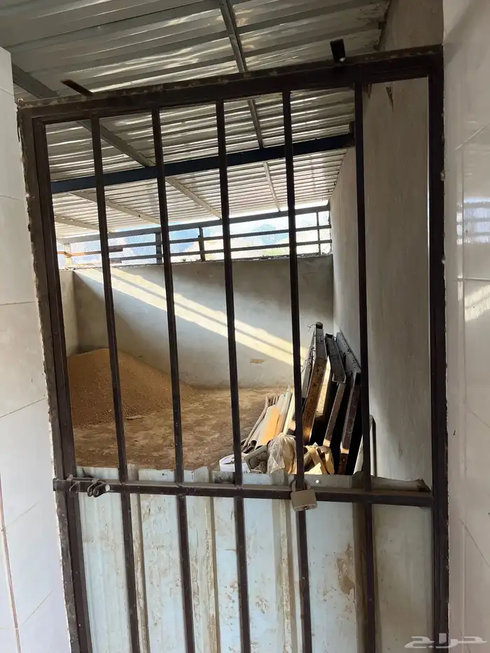 فرصه استثماريه مطعم في موقع ممتاز للإيجار 36