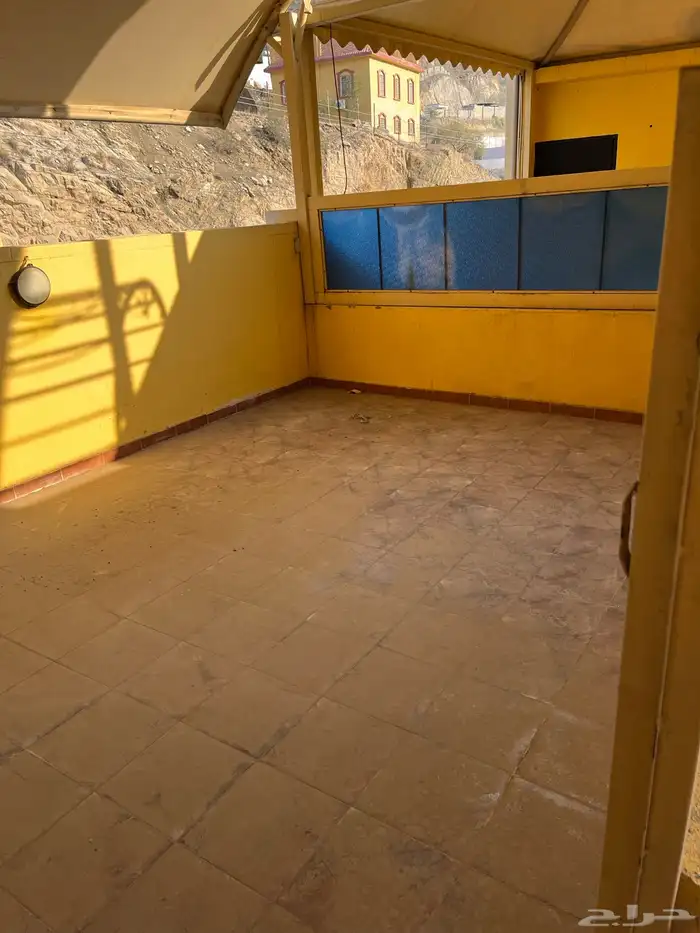 فرصه استثماريه مطعم في موقع ممتاز للإيجار 17