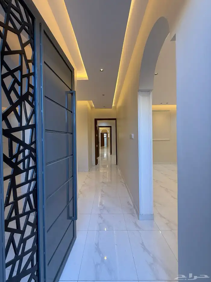 للبيع دور ارضي بحوش شمال الخميس بمدخل مستقل 550 الف 4