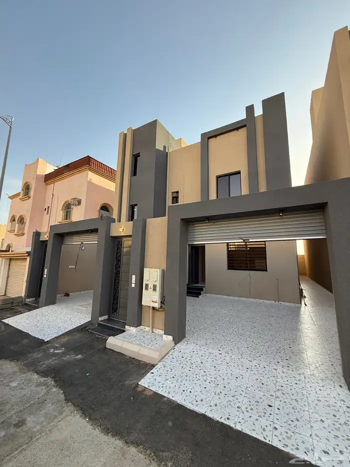 للبيع دور ارضي بحوش شمال الخميس بمدخل مستقل 550 الف 0