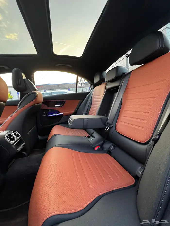 مرسيدس C300 4MATIC 32