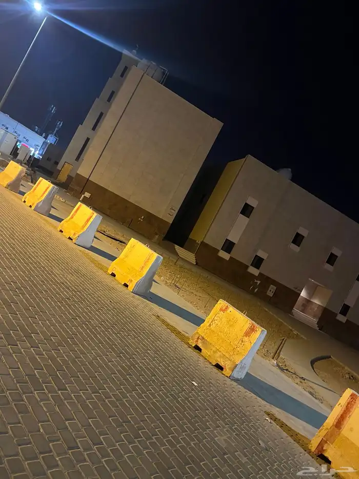 للبيع فيلا  وشقق عظم في الروابي خلف الجوزات 800م 3
