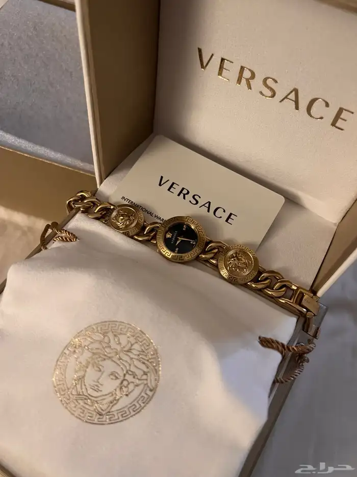 ساعة فرزاتشي Versace 0