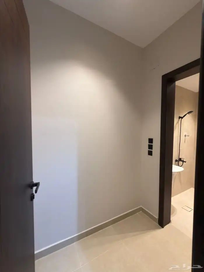 للبيع شقق سكنيه فاخرة طريق المدينه العسكريه بخميس مشيط 16