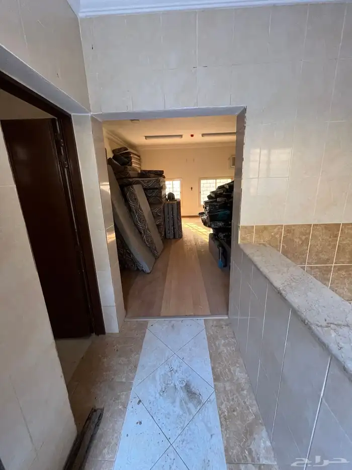 فرصه استثماريه مطعم في موقع ممتاز للإيجار 5