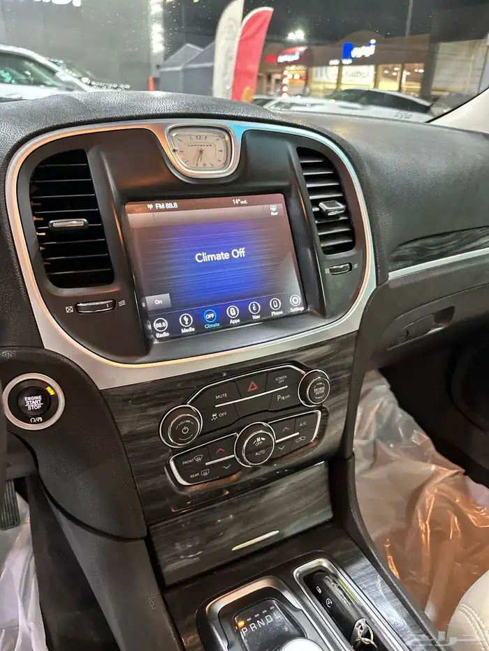 كرايزلر C300 اسود 2019 LTD لدى معرض(عبيد الرشيدي) 27