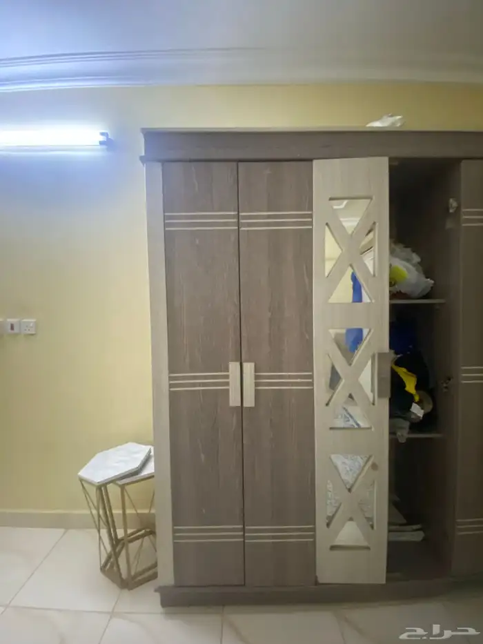 دولاب نظيف جدا 1