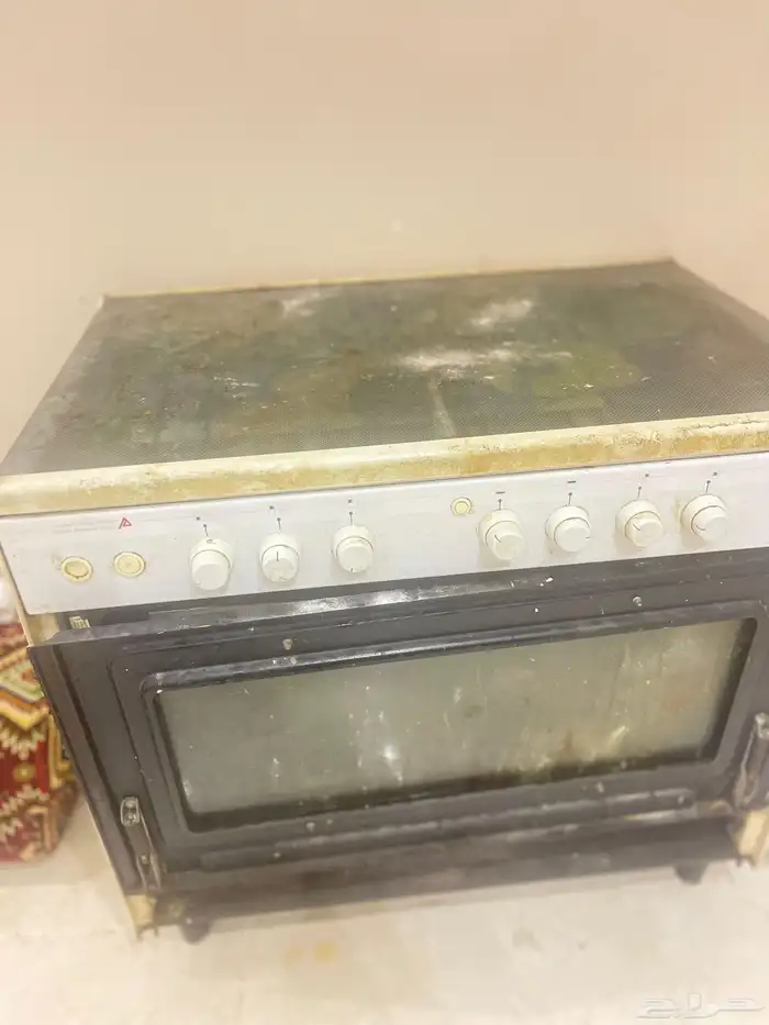 للبيع بحالتها   المكيف شغال مقاس 18 بالفريون 0