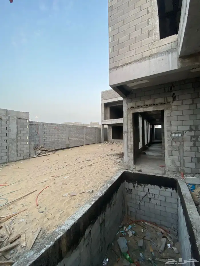 للبيع فيلا عظم حي النهضة - الدمام 1