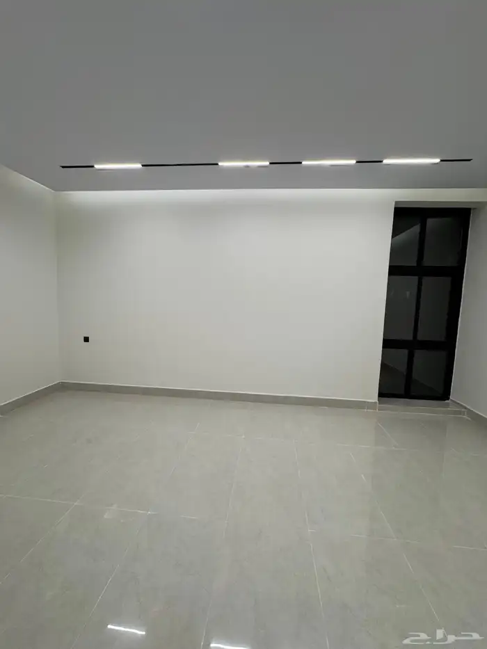 للبيع فيلا درج داخلي ب سعر منافس 6
