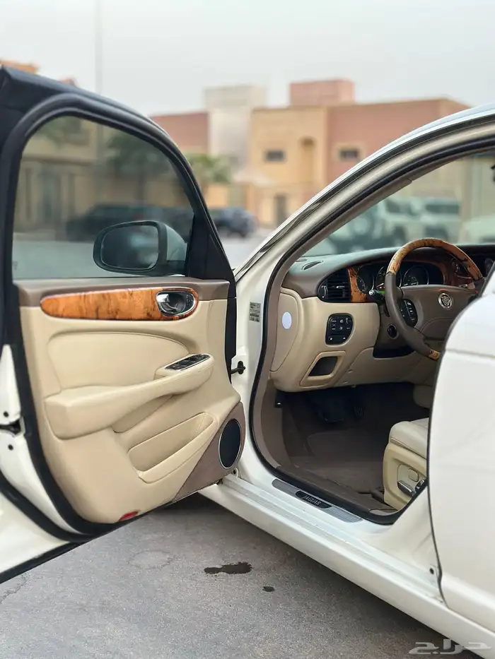 جاكوار XJ6 2008 4