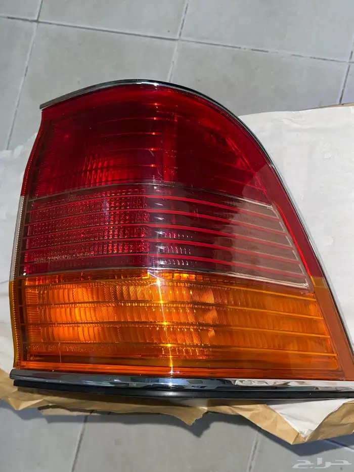 اسطب ركن يمين تويوتا كراون 98 وتحت جديد اصلي 1