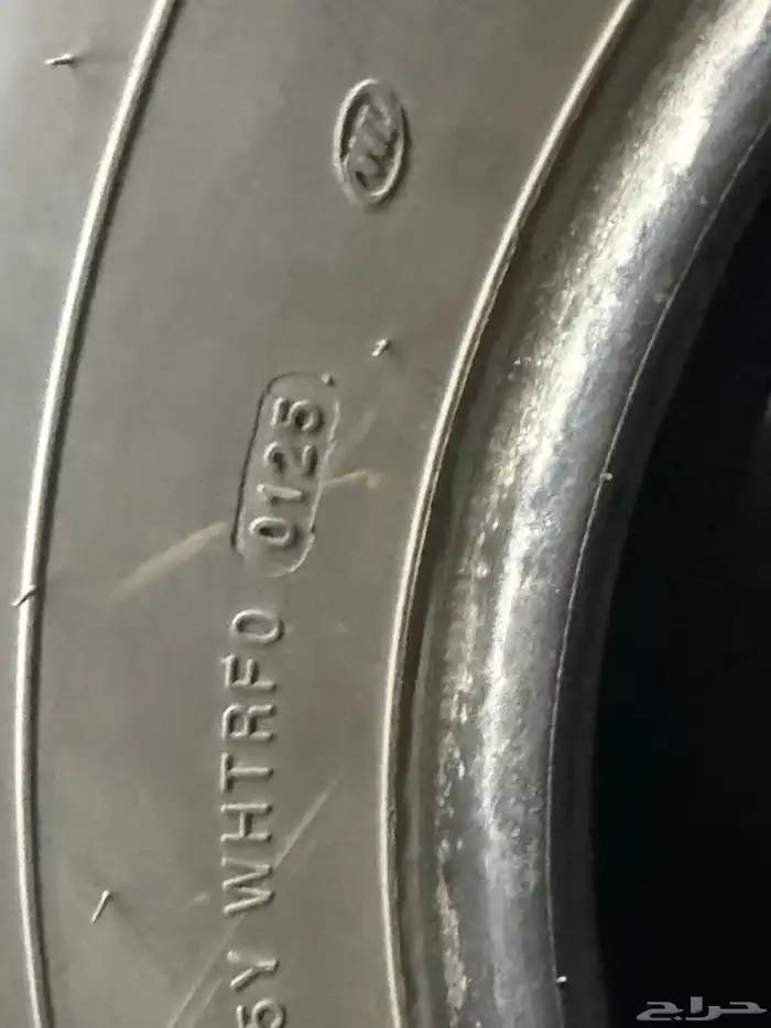 أربع كفرات دعسة برجستون شبه الجديد مقاس 16-70-275 19