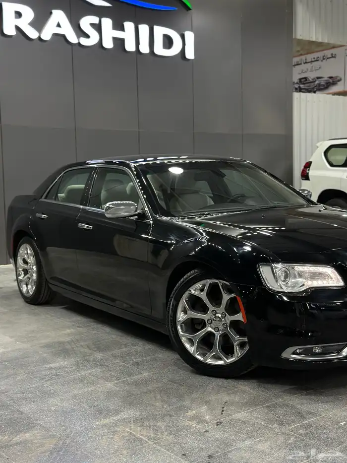 كرايزلر C300 اسود 2019 LTD لدى معرض(عبيد الرشيدي) 10