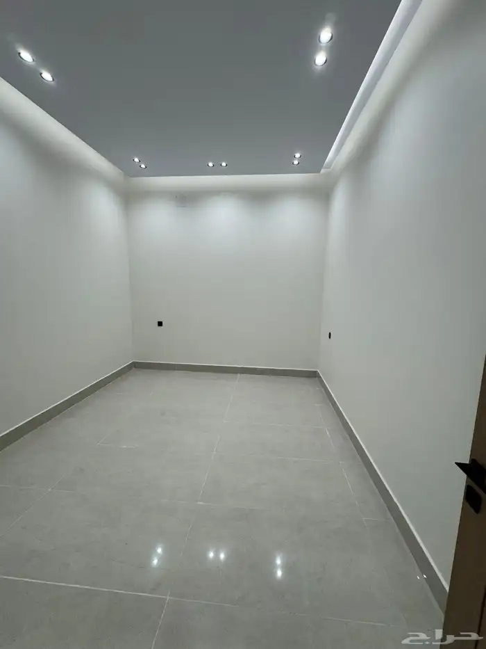 للبيع فيلا درج داخلي ب سعر منافس 2