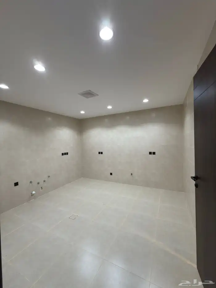 للبيع شقق سكنيه فاخرة طريق المدينه العسكريه بخميس مشيط 12