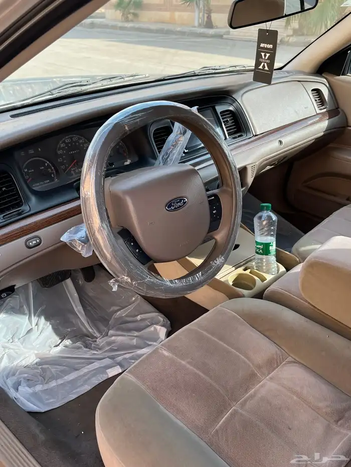 فورد فيكتوريا للبيع موديل 2005 3