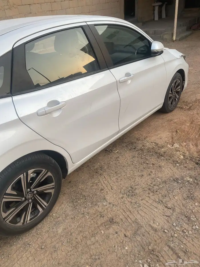 يارس فل كامل مالك اول ماشيه 65 شبه جديده 2