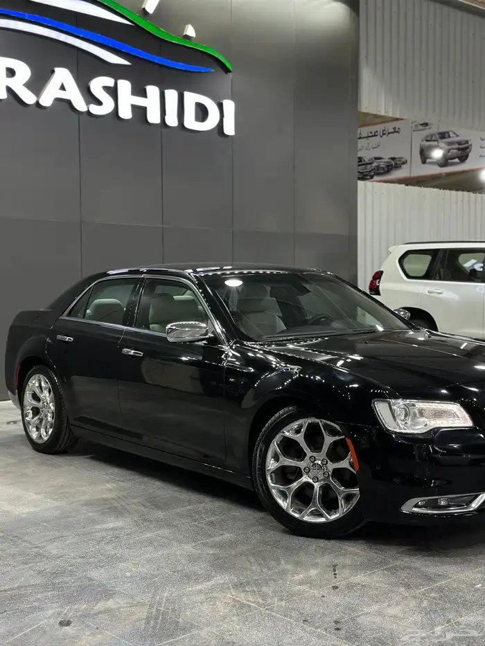 كرايزلر C300 اسود 2019 LTD لدى معرض(عبيد الرشيدي) 11