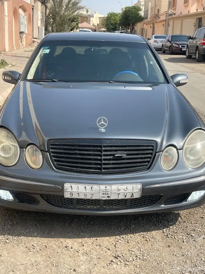 مرسيدس E200 8