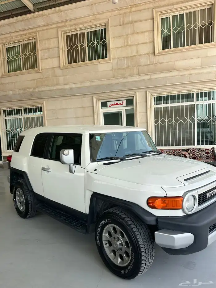 تويوتا اف جي 2012 رقم1 1