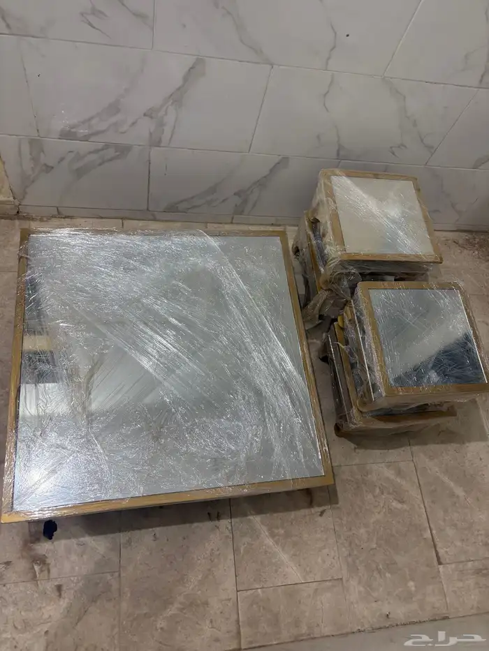 طاولة ارضية مع 4 طاولات خدمات 0