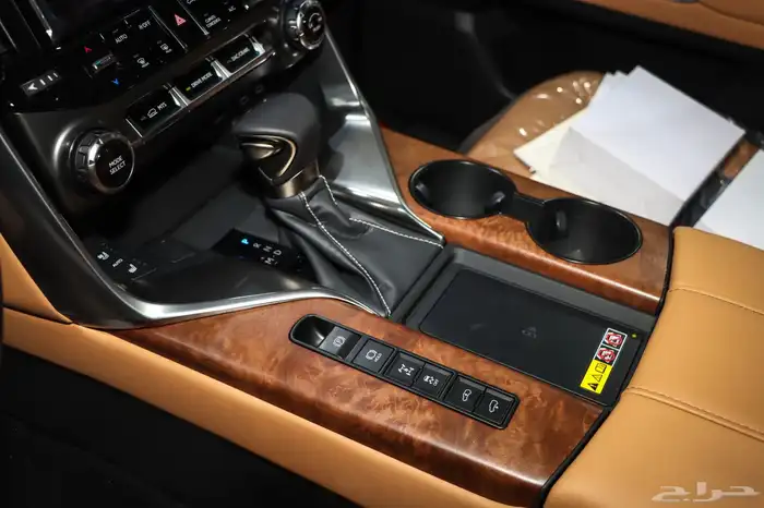 لكزس -BB 600LXوارد الساير 2025 فل كامل 25 سماعه 8