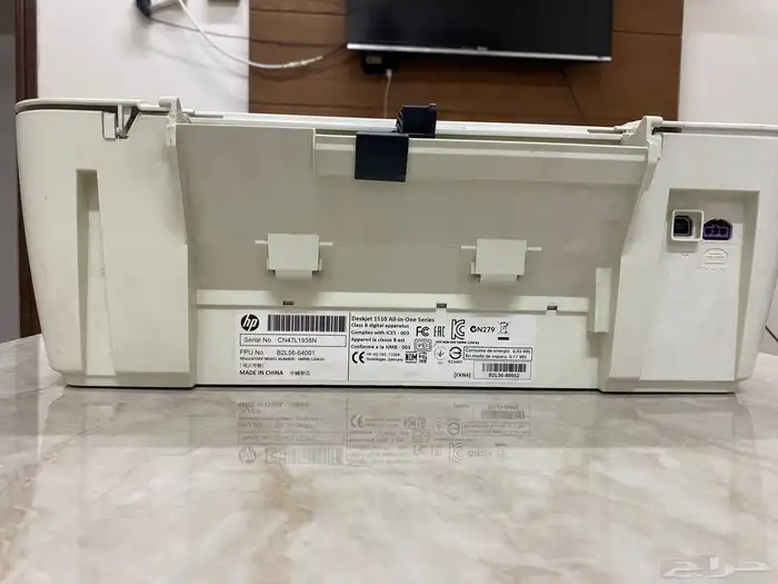 طابعة hp مستخدمه استخدام نظيف و طاولة 0