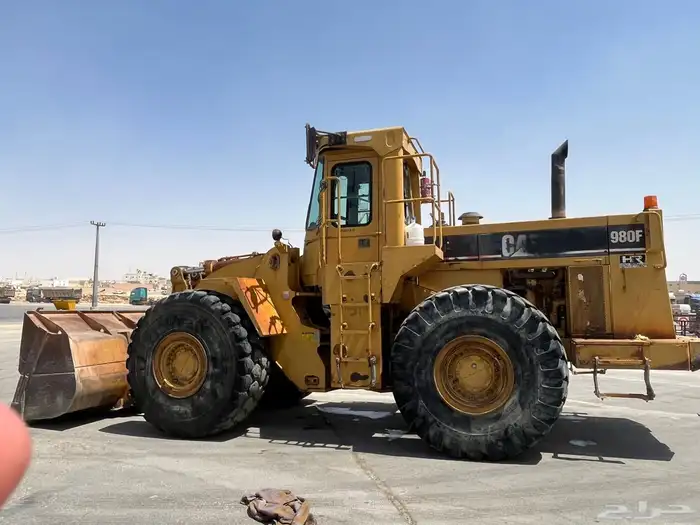 للإيجار شيول 980F مع سائق باكستاني 1