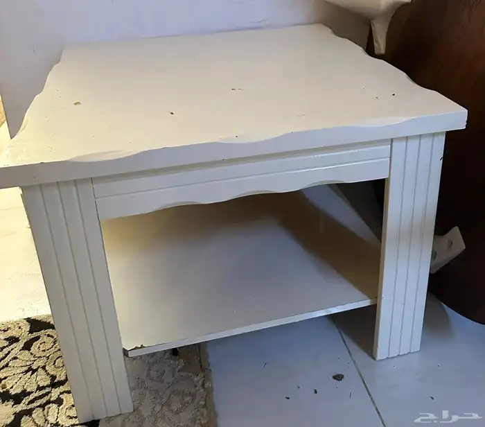 للبيع مكيفين و راوتر وطاولات 4