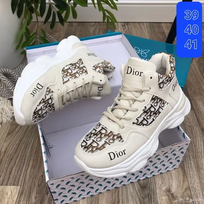 شوزات نسائيه ماركات عده 5