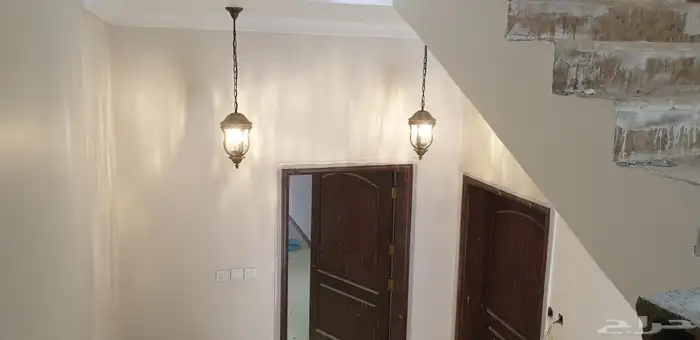عمارة على شارعين للبيع في مخطط بريمان 5