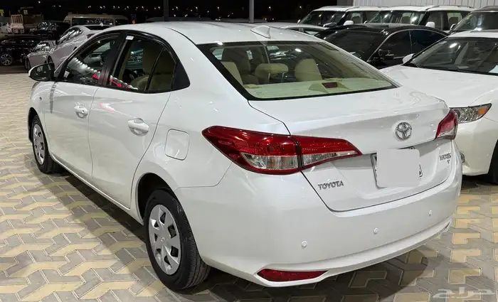 تويوتا يارس Y استاندر 2022 12