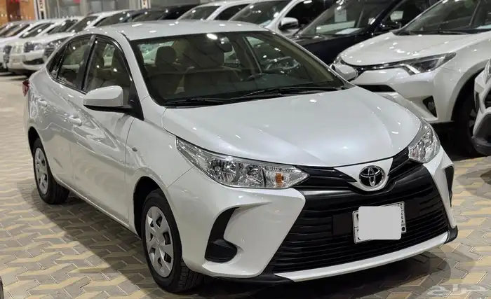 تويوتا يارس Y استاندر 2022 1