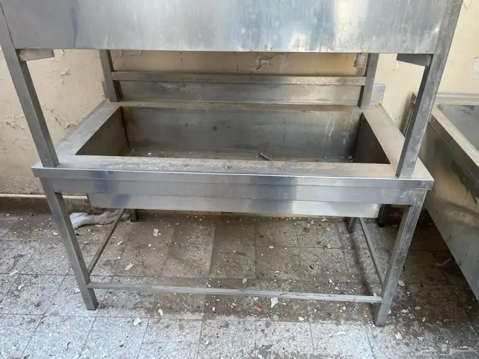 طاولات وأحواض ستيل وشواية شاورما وأفران 8