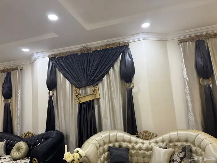 للبيع أثاث فاخر ( كنب   ستاير   طاولات   سجادة ) 1