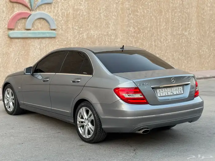 مرسيديس c200 2012 9