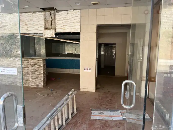 فرصه استثماريه مطعم في موقع ممتاز للإيجار 33